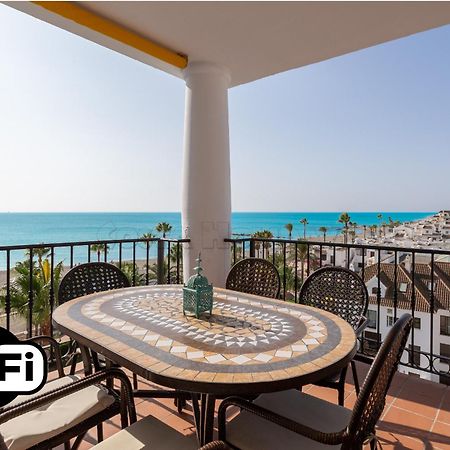 Marina Real 161 Apartment Манилва Екстериор снимка