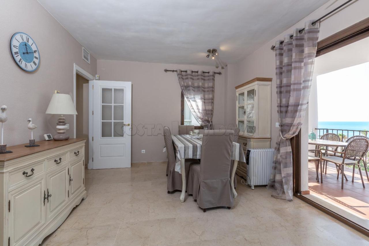 Marina Real 161 Apartment Манилва Екстериор снимка