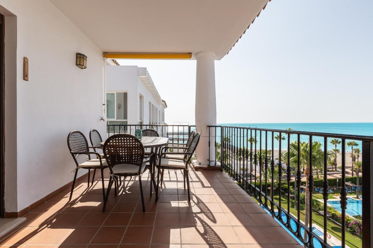 Marina Real 161 Apartment Манилва Екстериор снимка