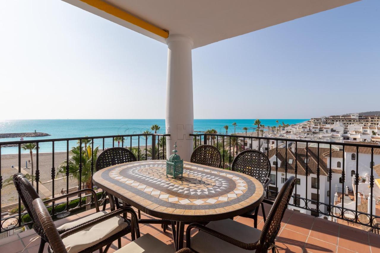 Marina Real 161 Apartment Манилва Екстериор снимка