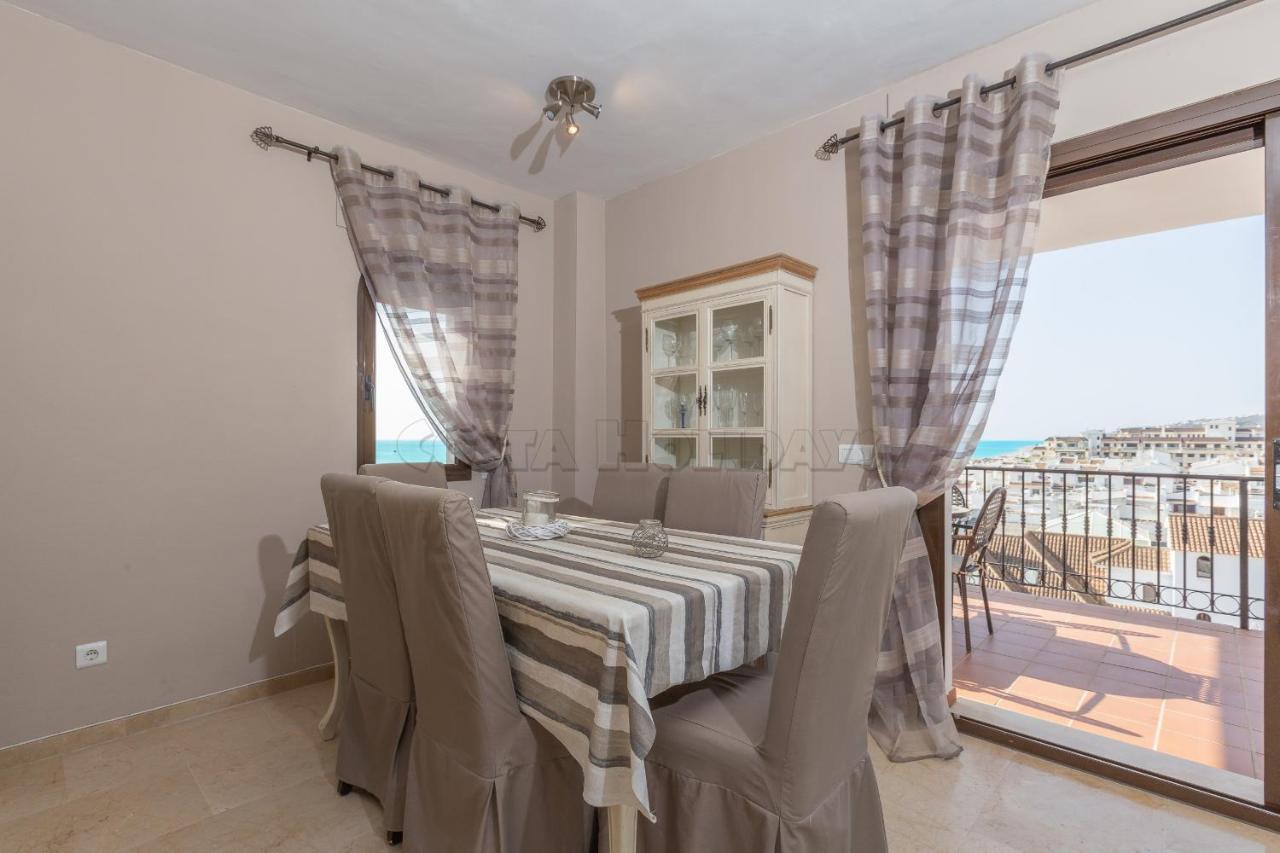 Marina Real 161 Apartment Манилва Екстериор снимка
